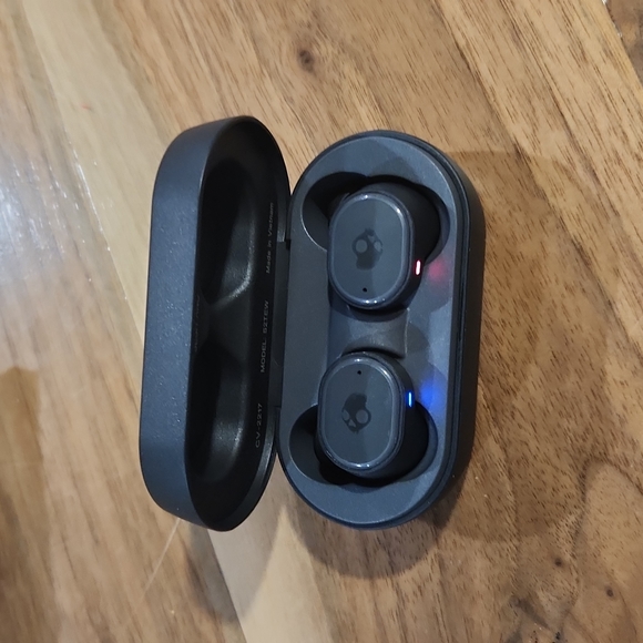 Scullcandy earbuds - Picture 3 of 4